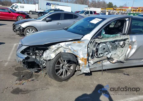 2012 Hyundai Genesis 4.6 z USA, uszkodzony, nr VIN KMHGC4DF3CU171491